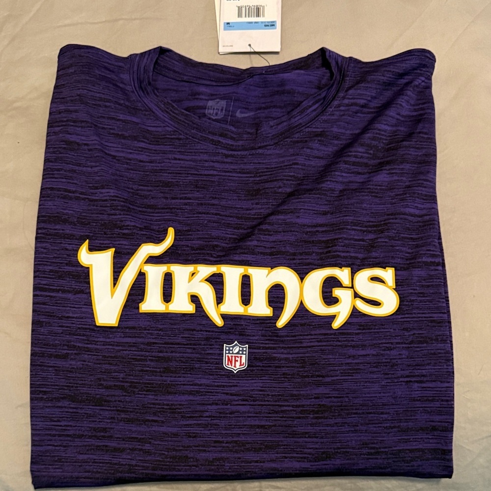 NFL‎ Dry-Fit Vikings Purple Tee with Logo Mens Size Medium - Picture 6 of 6